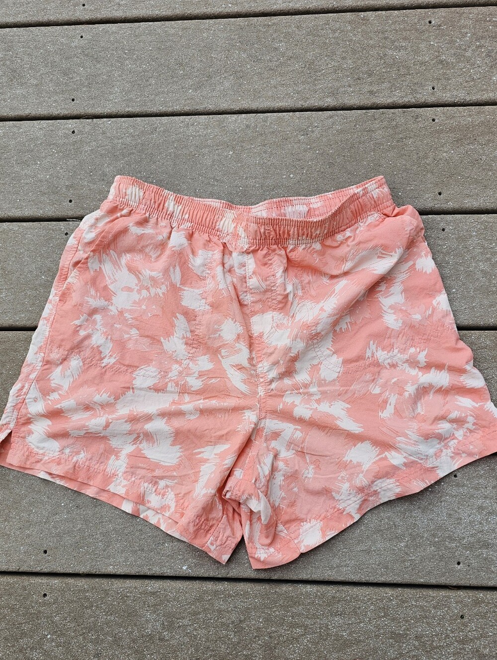 Columbia Walnut River Coral Printed Women’s Shorts with Pockets Medium
